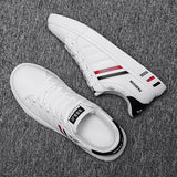 2022 Men&#39;s Casual Shoes Lightweight Breathable Men Shoes Flat Lace-Up Men Sneakers White Business Travel Unisex Tenis Masculino